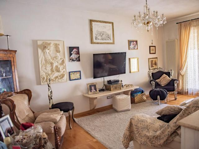 Appartamento di ampia superficie con entrata indipendente di. 140m² San Vincenzo