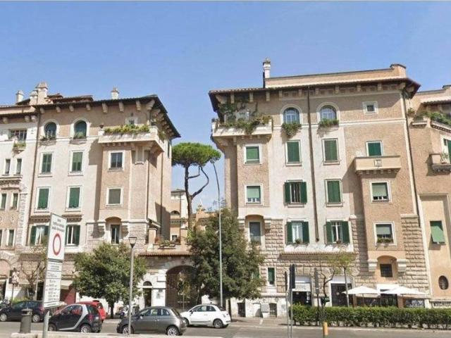 Appartamento di lusso di 113 m² in vendita Piazza Tuscolo, 5, Roma, Lazio