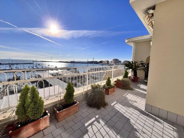 Appartamento di lusso di 125 m² in vendita Riviera Zanardelli, Anzio, Roma, Lazio