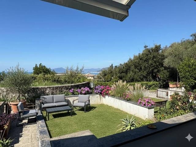 Appartamento di lusso di 120 m² in vendita Via delle Villette, 9, Lavagna, Liguria