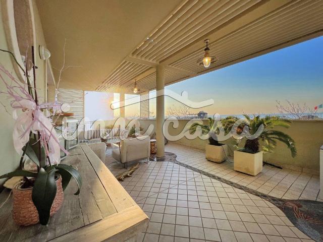 Appartamento di lusso di 120 m² in vendita Rimini, Emilia Romagna