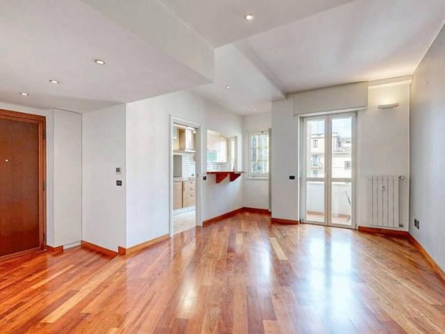 Appartamento di lusso di 135 m² in vendita Via Luigi Settembrini, 27, Milano, Lombardia