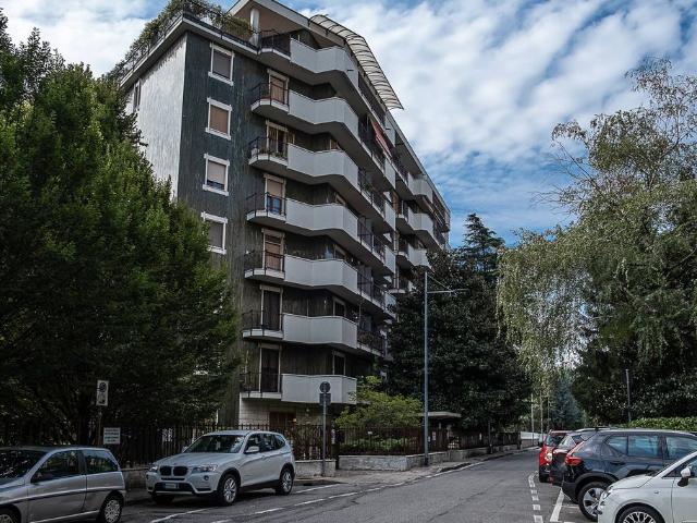 Appartamento di lusso di 130 m² in vendita via enrico mattei 50, San Donato Milanese, Milano, Lombardia