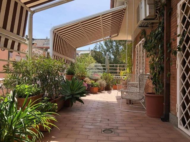 Appartamento di lusso di 146 m² in vendita Via Renato Fucini, 246, Roma, Lazio