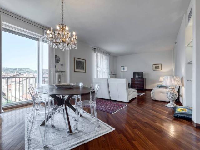 Appartamento di lusso di 174 m² in vendita Via San Giuseppe, 3, Bologna, Emilia Romagna