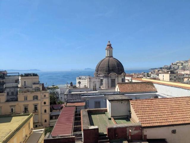 Appartamento di lusso di 200 m² in vendita Via Andrea D'Isernia, Napoli, Campania