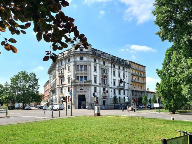 Appartamento di lusso di 202 m² in vendita Viale 11 Febbraio, 2, Pavia, Lombardia