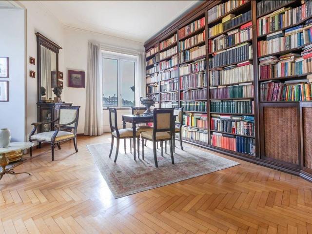 Appartamento di lusso di 216 m² in vendita Via Giovan Battista Pergolesi, 7, Milano, Lombardia