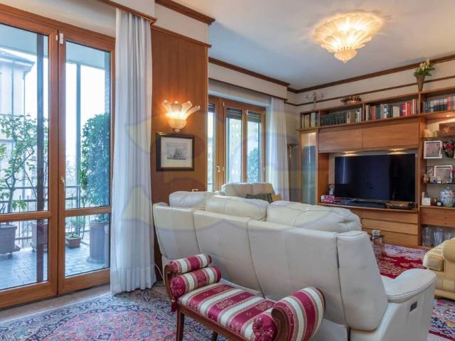 Appartamento di lusso di 226 m² in vendita Viale Montello, 20, Milano, Lombardia