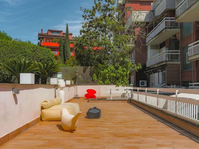 Appartamento di lusso di 227 m² in vendita Via Misurina, 101, Roma, Lazio