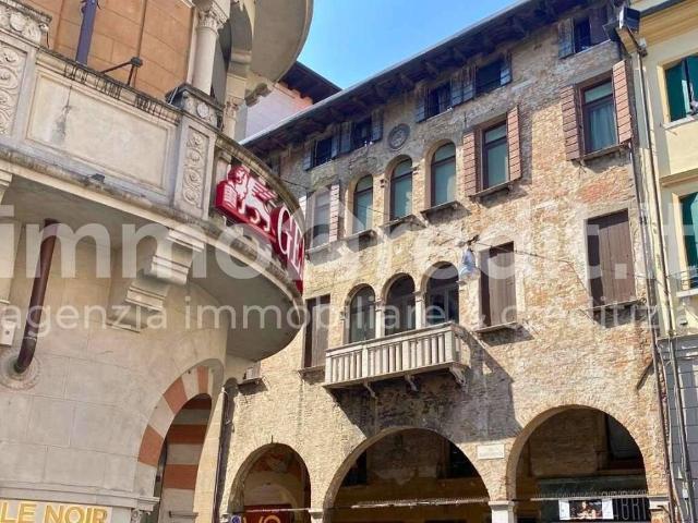 Appartamento di lusso di 220 m² in vendita VIA INDIPENDENZA, 4, Treviso, Veneto