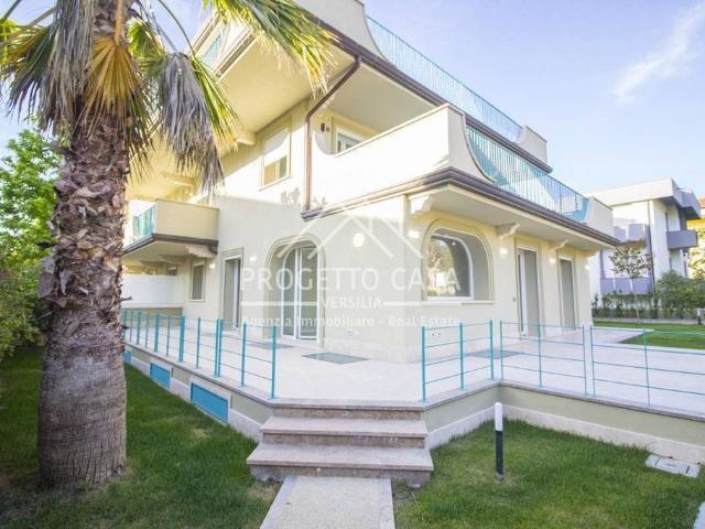 Appartamento di lusso di 230 m² in vendita Via Genova, Viareggio, Lucca, Toscana