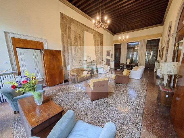 Appartamento di lusso di 277 m² in vendita Riviera Ruzante, Padova, Veneto