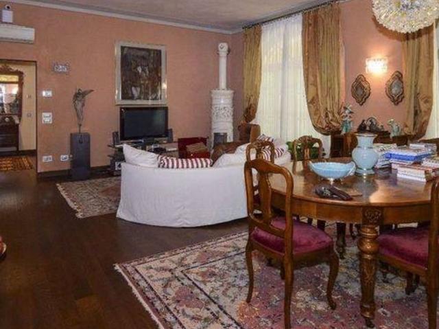 Appartamento di lusso di 270 m² in vendita Reggio Emilia, Emilia Romagna