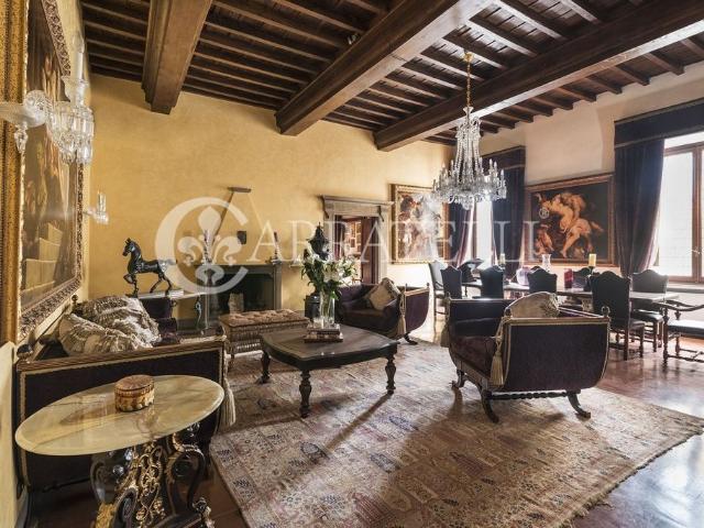 Appartamento di lusso di 280 m² in vendita Firenze, Italia