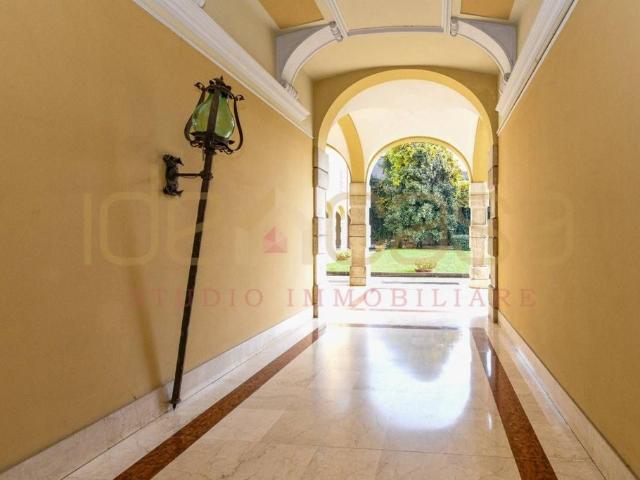 Appartamento di lusso di 334 m² in vendita Contrada delle Bassiche, 43, Brescia, Lombardia