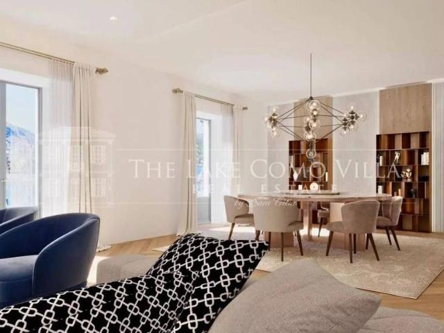Appartamento di lusso di 338 m² in vendita Piazza Cavour, 33, Como, Lombardia