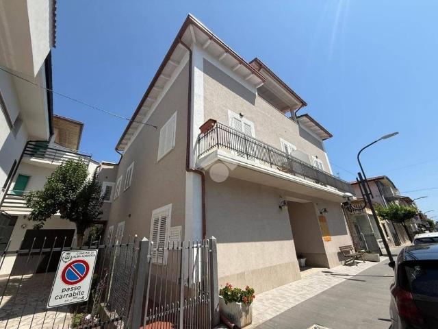 Appartamento di lusso di 355 m² in vendita Viale della vittoria, 205, Alba Adriatica, Abruzzo