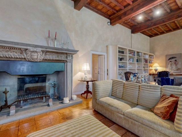 Appartamento di lusso di 364 m² in vendita Piazza del Popolo 11, Corbetta, Lombardia