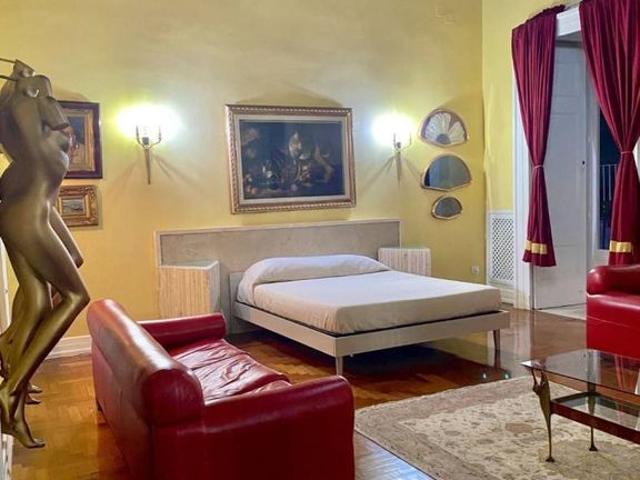Appartamento di lusso in vendita Piazza dei Martiri, Napoli, Campania