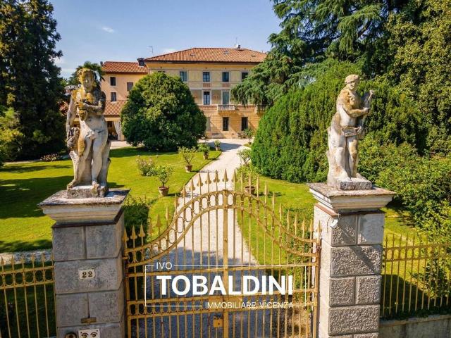 Appartamento di lusso di 485 m² in vendita Via Domenico Groppino, 22, Vicenza, Veneto