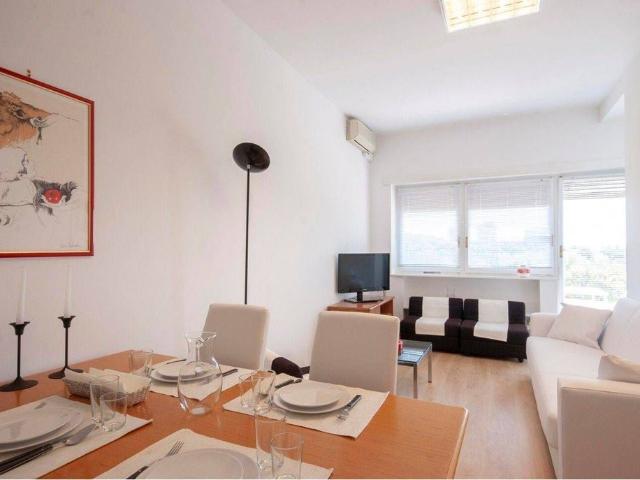 Appartamento di lusso di 63 m² in affitto Viale America, Roma, Lazio