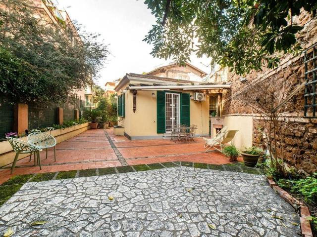 Appartamento di lusso di 90 m² in vendita Via Ippolito Pindemonte, 40, Roma, Lazio
