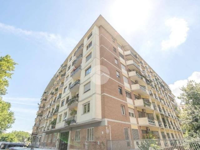 Appartamento di lusso di 98 m² in vendita Lungotevere Thaon di Revel, 84, Roma, Lazio