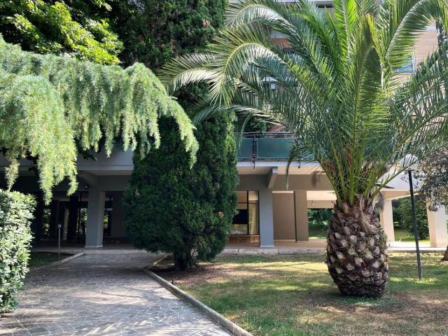 Prestigioso appartamento in vendita Via Australia, Roma, Lazio