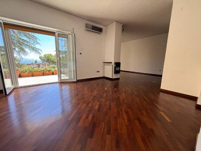 Appartamento di lusso in vendita Via Francesco Petrarca, 42, Napoli, Campania