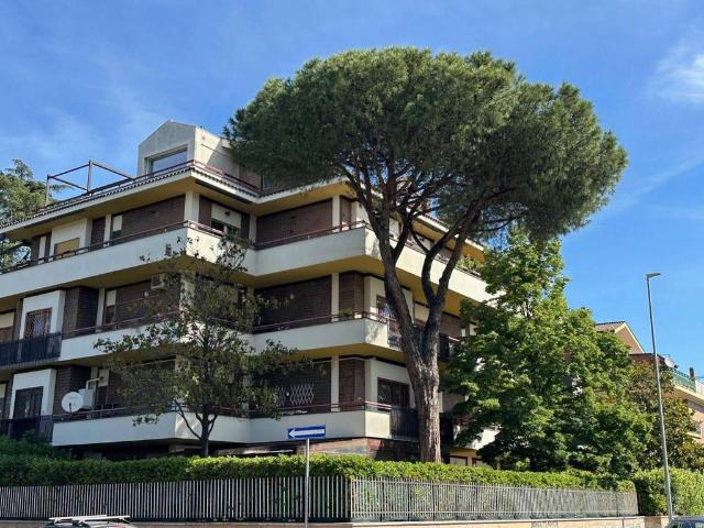Appartamento di lusso in vendita Circonvallazione Tuscolana, 122, Roma, Lazio
