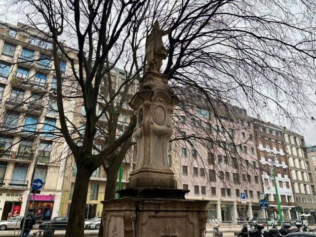 Appartamento di lusso in vendita piazza San Nazaro in Brolo, Milano, Lombardia