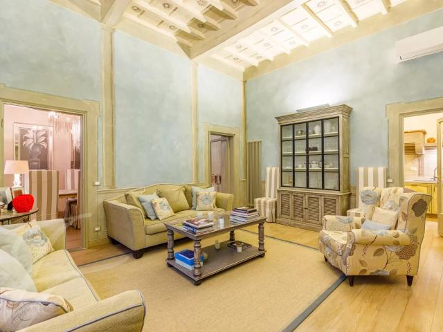 APPARTAMENTO DI LUSSO NEL CENTRO STORICO DI FIRENZE