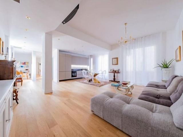 Appartamento di prestigio di 166 m² in vendita Milano, Lombardia
