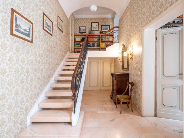 Prestigioso appartamento di 175 m² in vendita Via Nazario Sauro, Bologna, Emilia Romagna