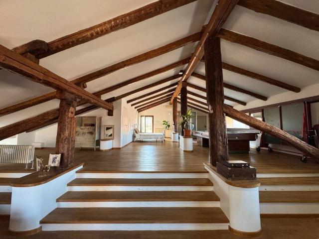 Appartamento di prestigio di 190 m² in vendita Via Cesare Battisti, Bologna, Emilia Romagna