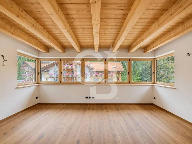 Appartamento di prestigio di 102 m² in vendita streda de Costa, 244, Canazei, Trentino Alto Adige