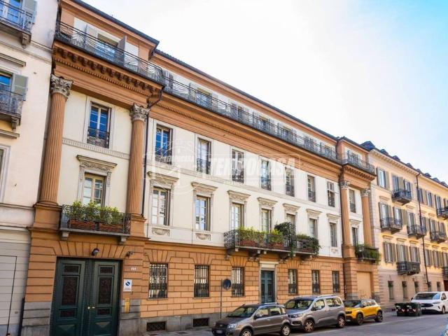 Appartamento di prestigio di 126 m² in vendita Via della rocca 23, Torino, Piemonte