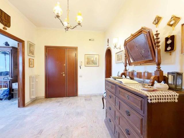 Appartamento di prestigio di 139 m² in vendita via Andrea di Bonaiuto, Firenze, Toscana
