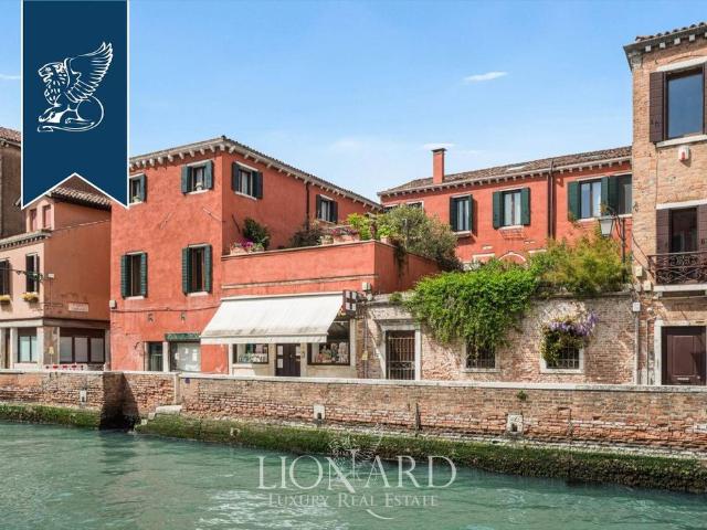 Appartamento di prestigio di 290 m² in vendita Venezia, Italia