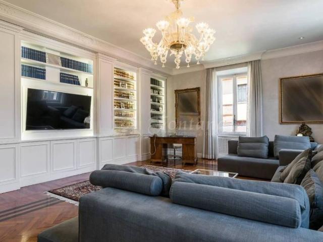 Appartamento di prestigio di 400 m² in vendita Via Ippolito Nievo, Milano, Lombardia
