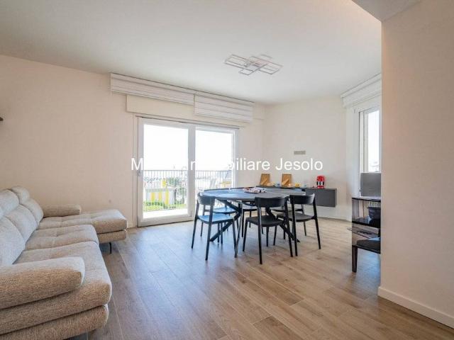 Appartamento di prestigio di 90 m² in vendita via Bafile, Jesolo, Veneto