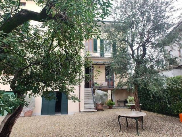 Appartamento di prestigio in vendita CIRCONVALAZIONE LUCCA, Lucca, Toscana