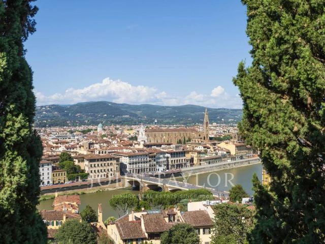 Appartamento di prestigio in vendita Firenze, Italia