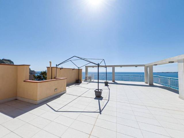 Appartamento di prestigio in vendita Via Nazionale, 184, Taormina, Sicilia