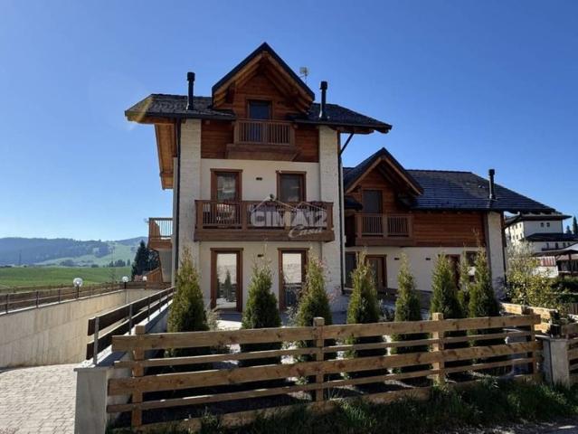 Appartamento di prestigio in vendita Via Cima 12, 4, Roana, Vicenza, Veneto