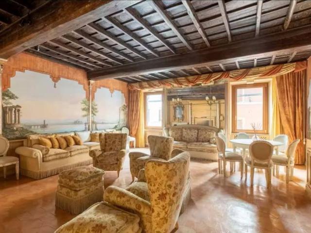 Appartamento di prestigio in vendita Via dei Banchi Vecchi, Roma, Lazio