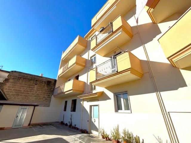 APPARTAMENTO IN CONTESTO SIGNORILE DA COMPLETARE MONDRAGONE RIF. V3092