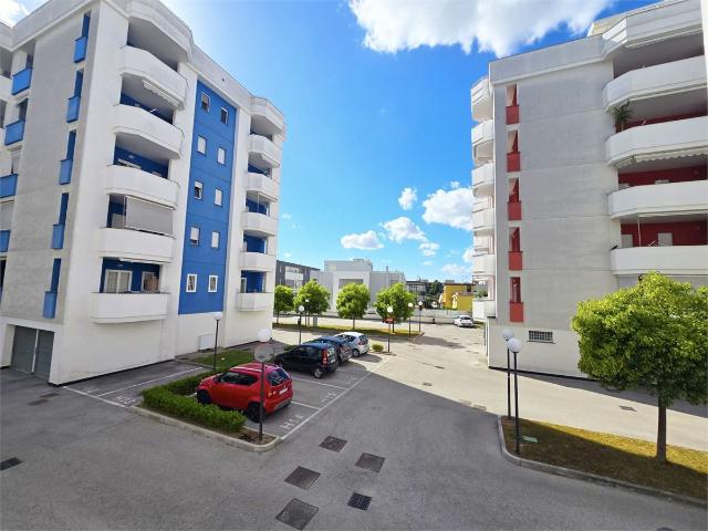 Appartamento in affitto, 2 camere, living con cocina