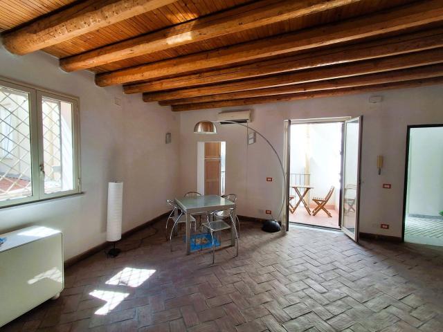Appartamento In affitto Via delle Pergole 22, Palazzo Reale Albergaria